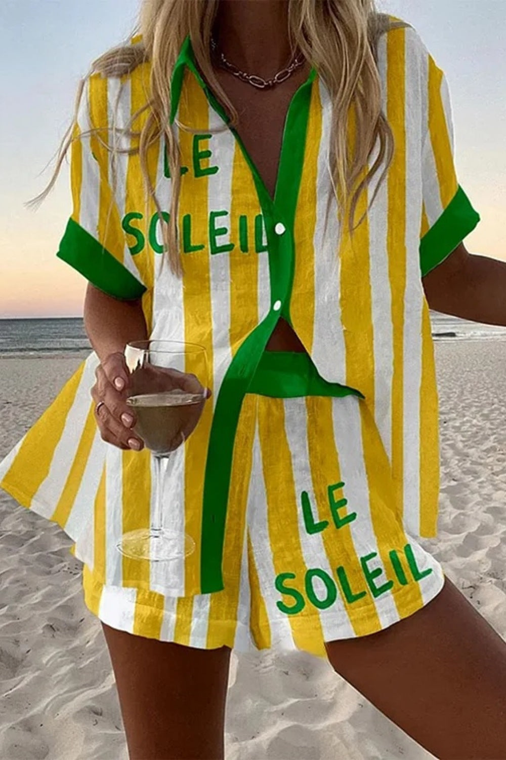 Halora™ | Short linen outfit with yellow stripes