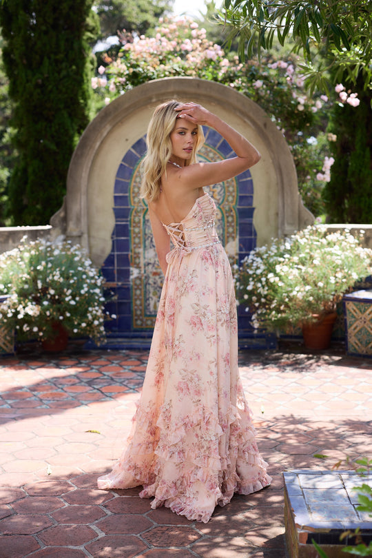Serena | Dress in peach fabric